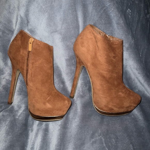 New in box camel colored booties - Picture 2 of 6